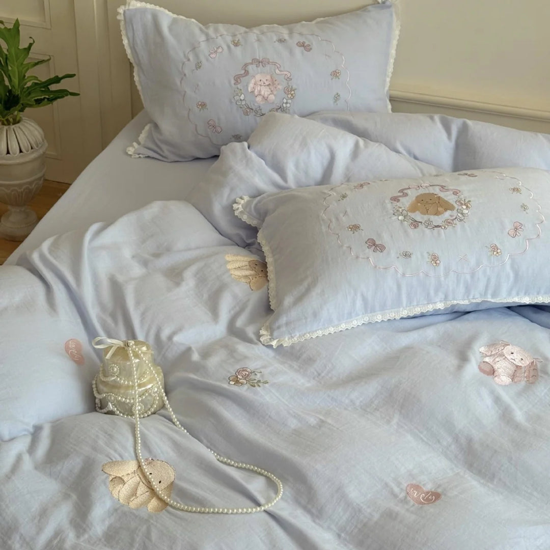 Broderet Dynebetræk og Pudebetræk til Kvinder med Vintage-Inspireret Design 0