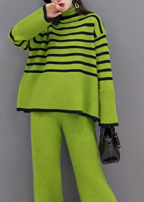 Dame Sæt med Turtle Neck og Stribede Bukser 4