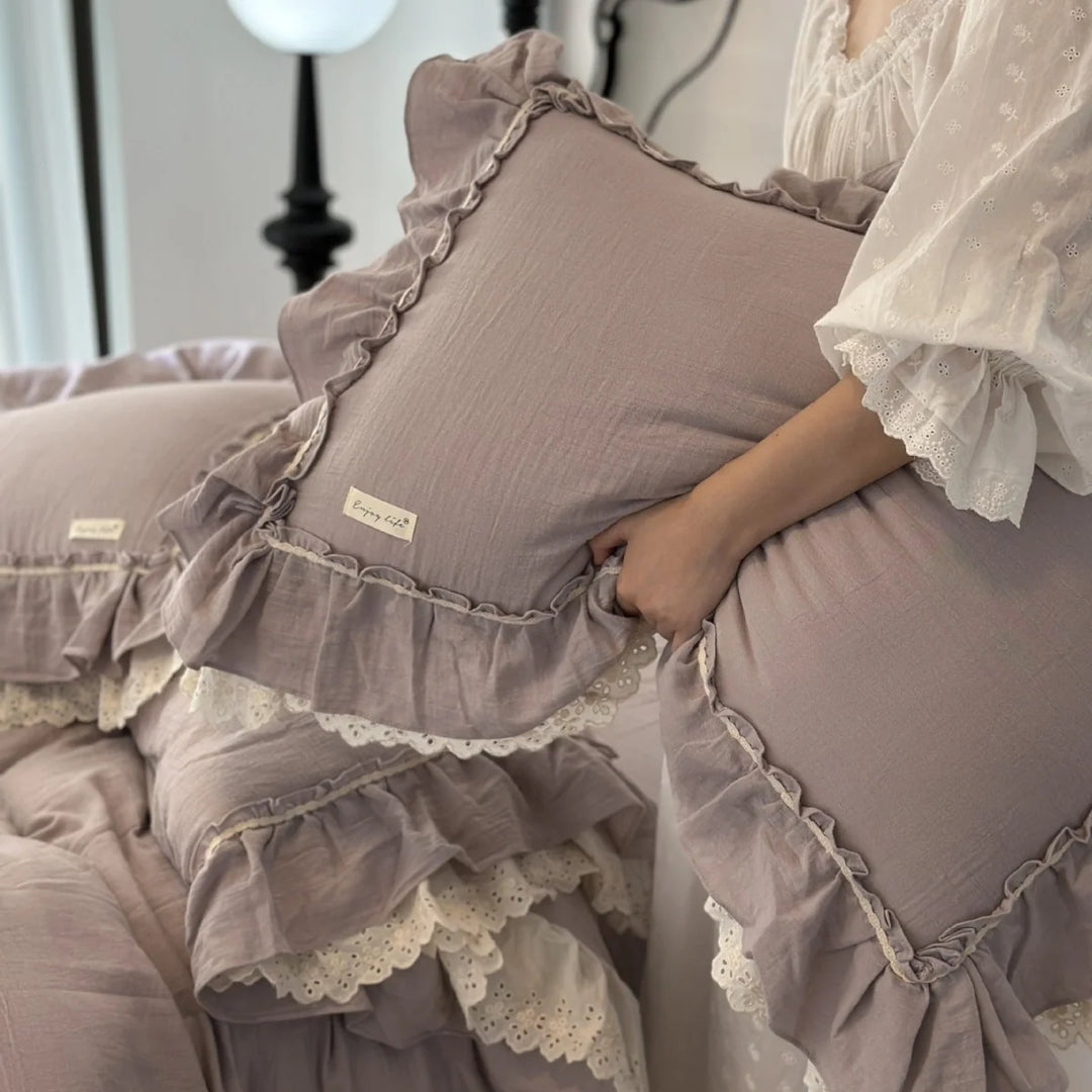 Dame Sengetøjssæt med Flæser og Broderi i Fransk Landstil 3