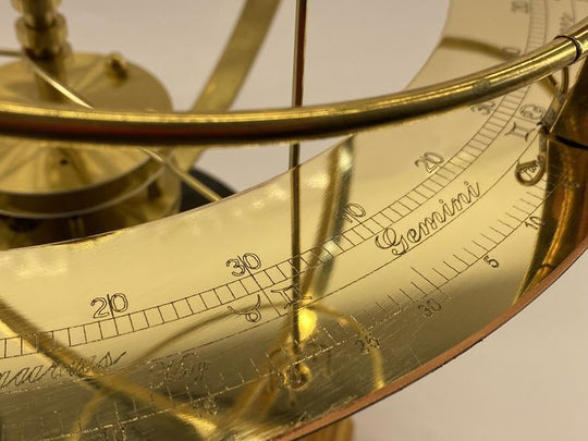 Grand Orrery-model Af Solsystemet Med 9 Planeter Og 28 Måner 5