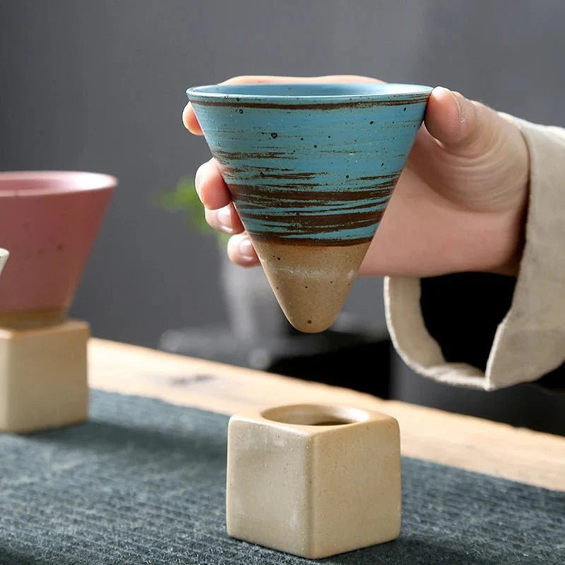 Kegleformet Kaffekrus Kunstnerisk Design 1