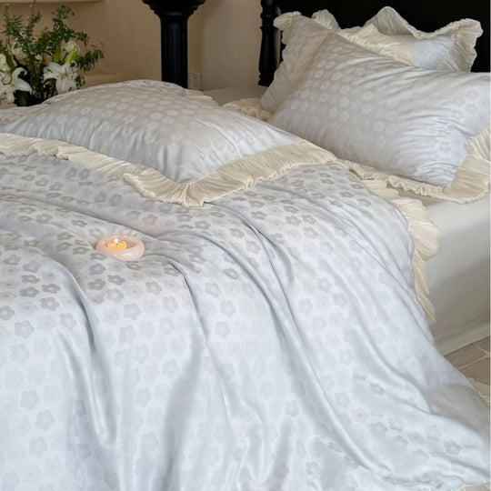 Kvinders Sengesæt med Plisseret Flæsemønster og Jacquard-Blomstermotiv 4