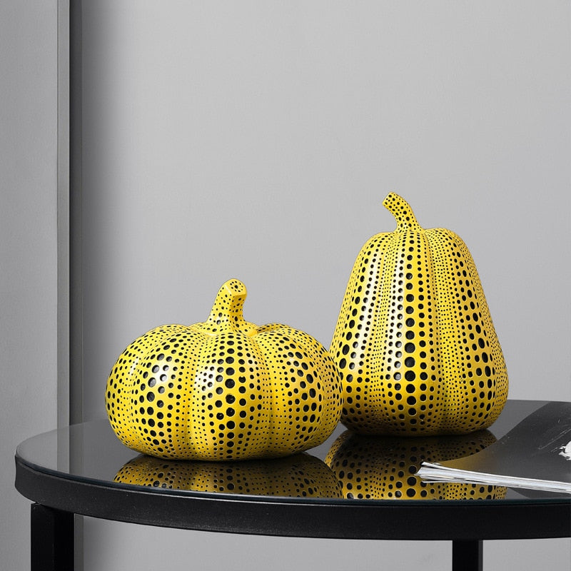 Moderne Græskar Skulptur Med Polka Prikker 1