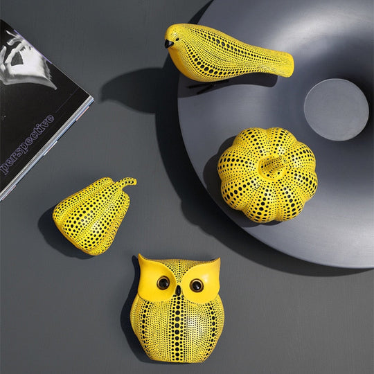 Moderne Græskar Skulptur Med Polka Prikker 4