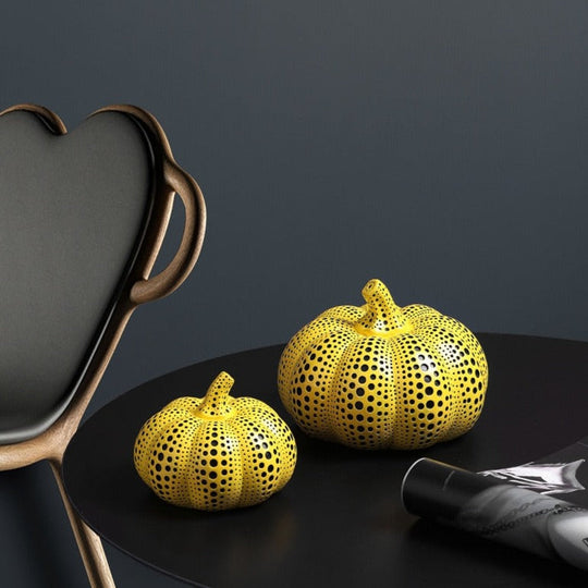 Moderne Græskar Skulptur Med Polka Prikker 5
