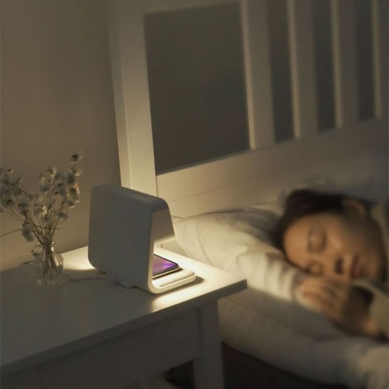Multifunktionel Vækkeur med LED-Lampe og Trådløs Oplader 5