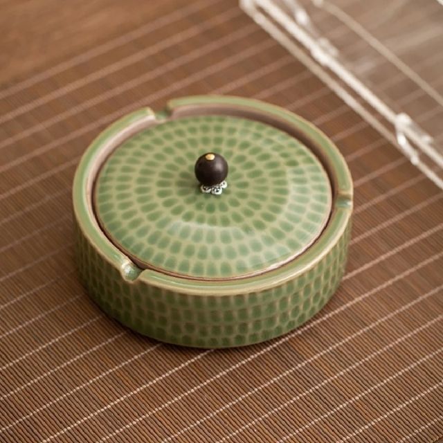 Retro Askebæger med Låg - Håndlavet Keramisk Design 6