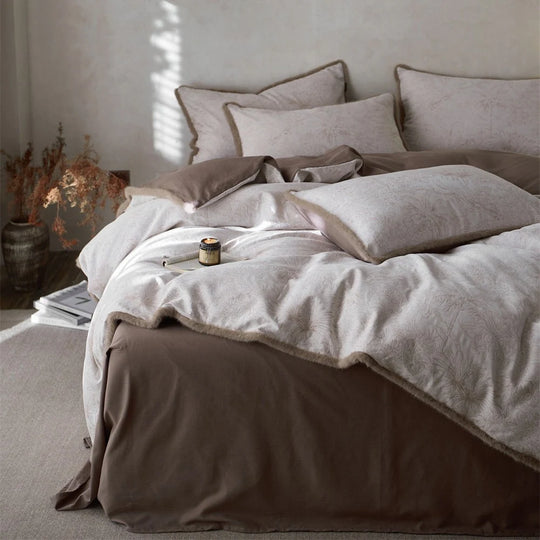 Sengetøjssæt med jacquardmønster og kantbånd til kvinder 1