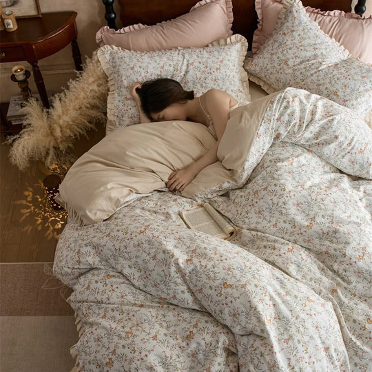 Sengetøjssæt til kvinder med vintage blomsterdesign og flæsekant 4