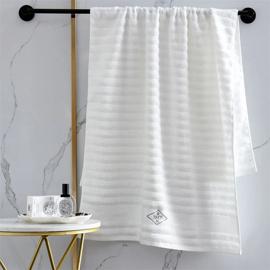 Unisex Badehåndklæde Ribbet Struktur med Broderi 9