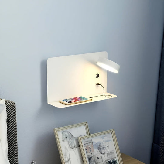 Væglampe med USB Oplader og Tre Lysfarver 4