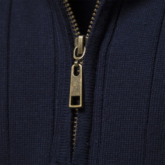 Strikket sweater med standkrave til mænd